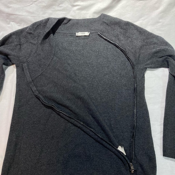 Vince. Sweater size medium, full front zipper - Picture 8 of 8